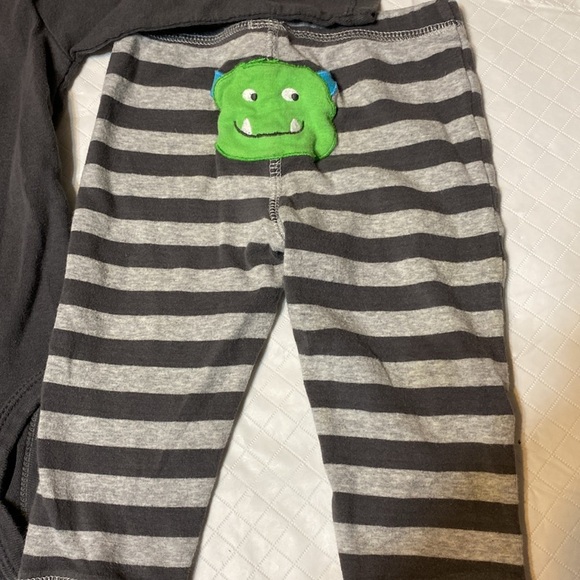 Carters infant pajamas long sleeve onesie, top and bottom mommy’s little monster - Picture 2 of 6